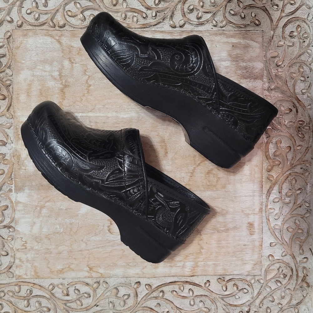 Dansko Womens Professional Clog